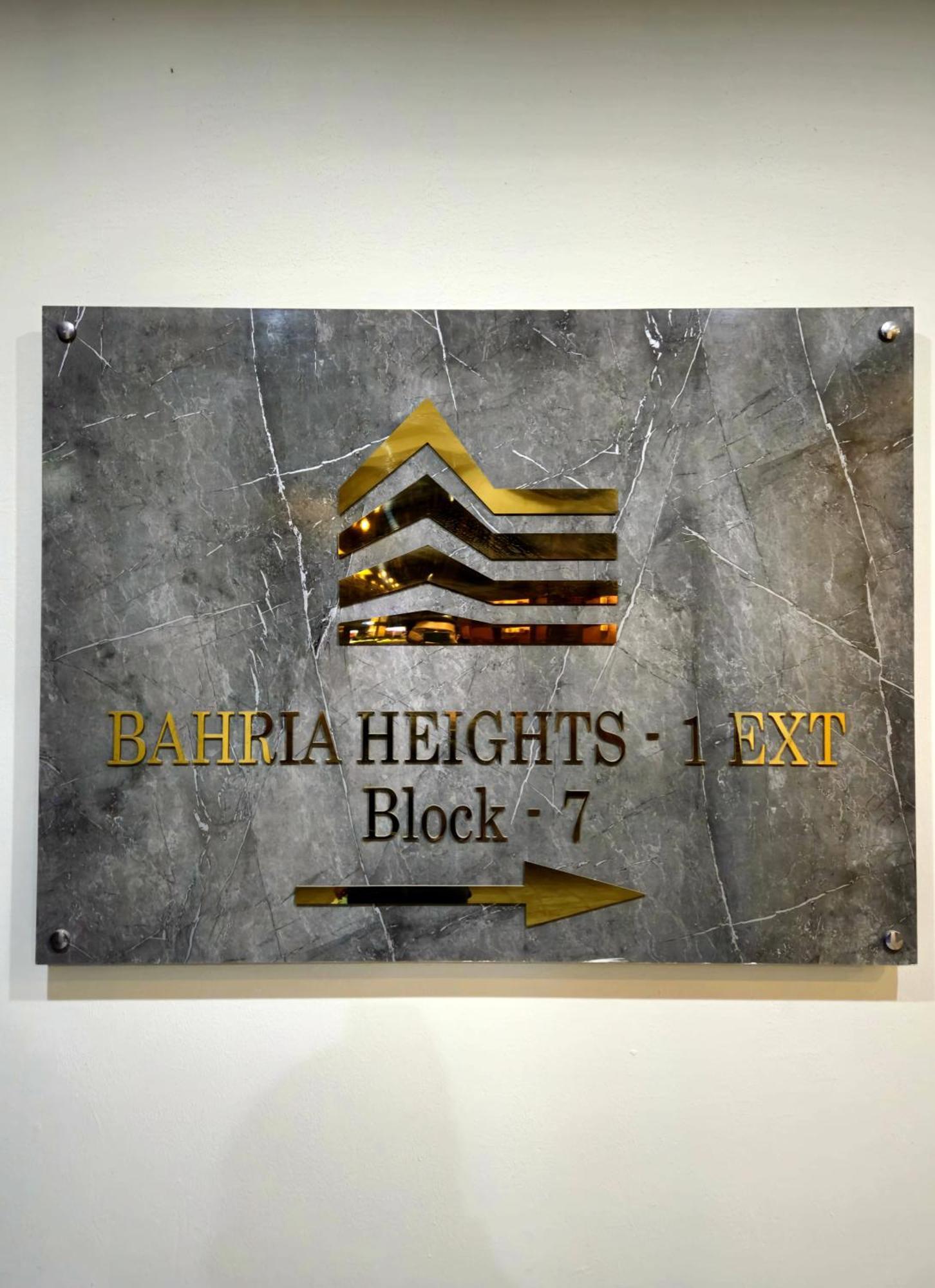 Aesthetic Scenic Luxurious Apartment - Bahria Heights Равалпинди Экстерьер фото